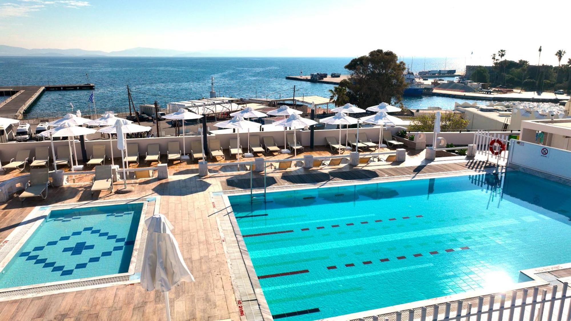 Kosta Palace Hotel 4*