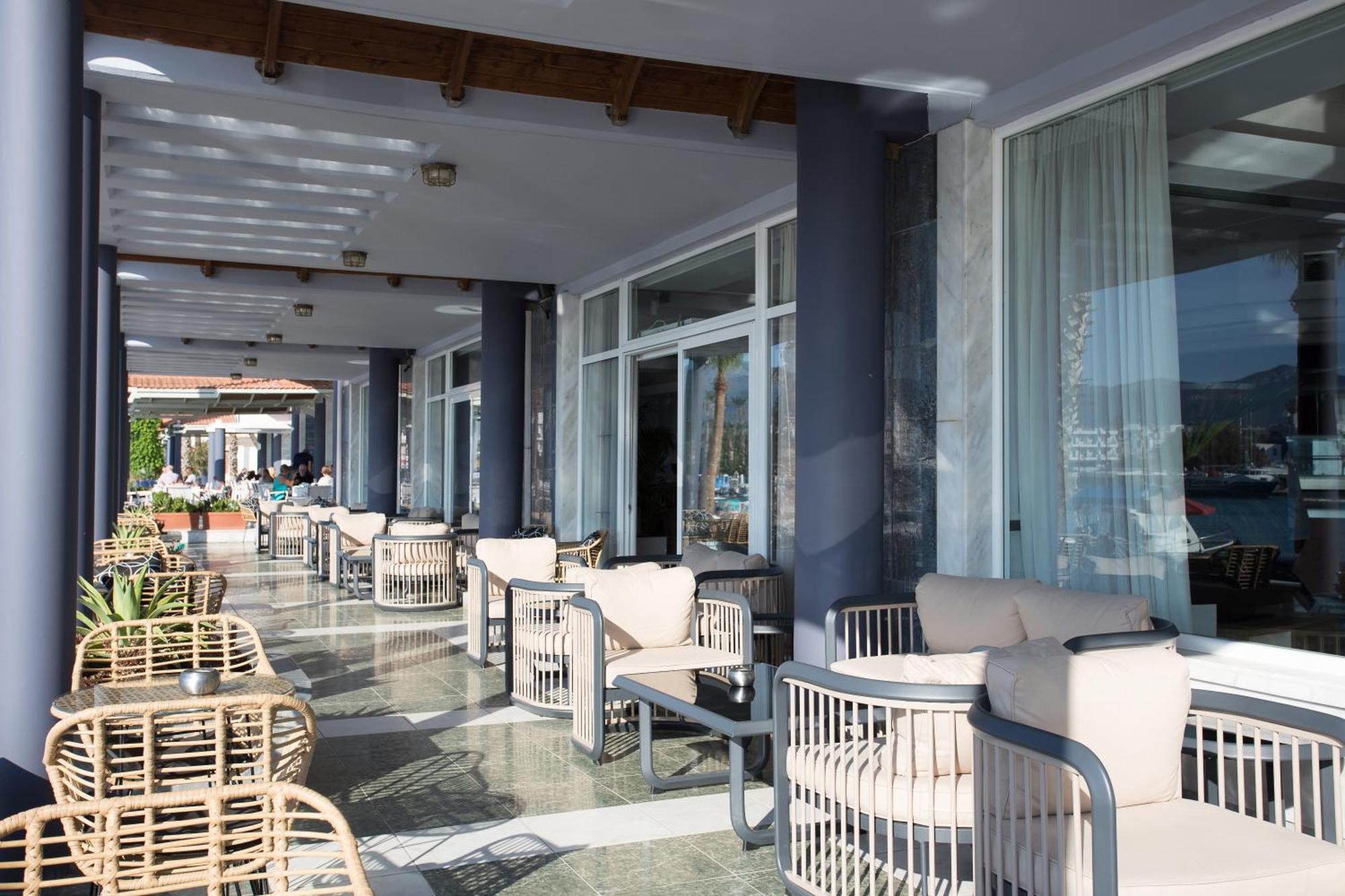 Hotel Kosta Palace 4*
